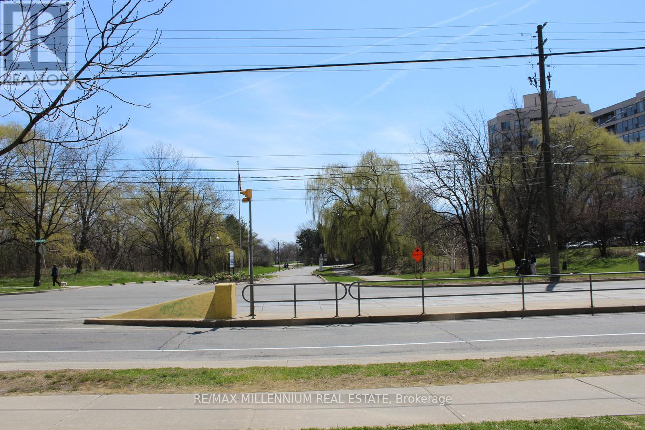104 - 2240 Lakeshore Boulevard W, Toronto, Ontario  M8V 0B1 - Photo 7 - W13052674