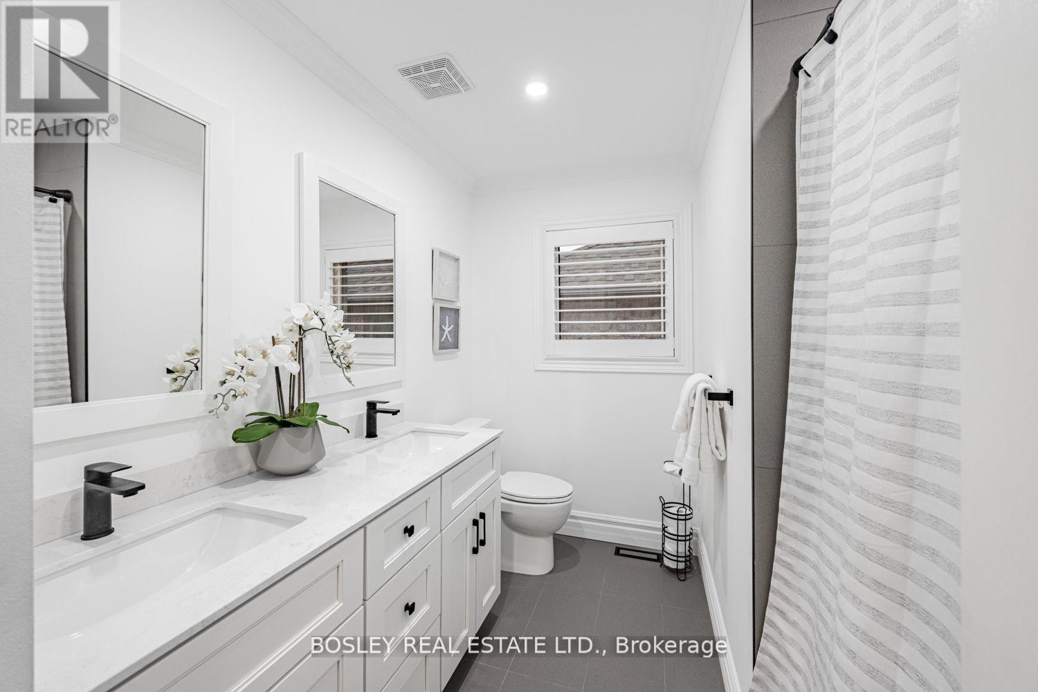 6358 Lisgar Drive, Mississauga, Ontario  L5N 7W1 - Photo 28 - W13052742