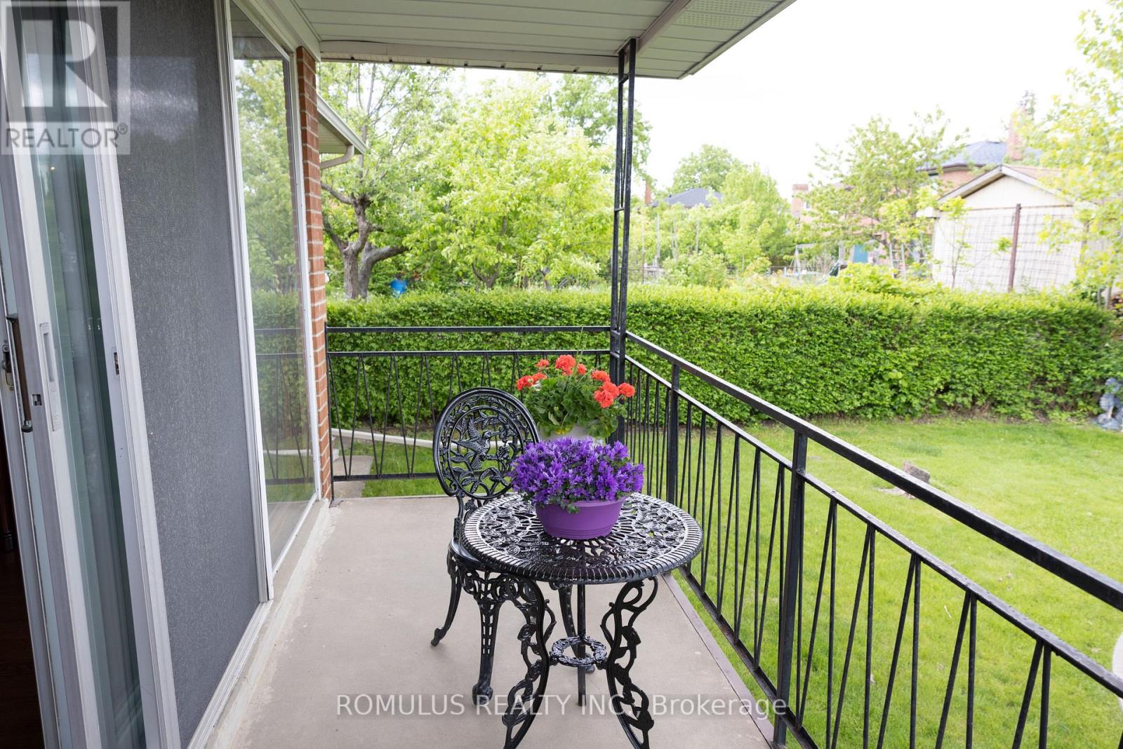 28 Eldorado Court, Toronto, Ontario  M3J 1X1 - Photo 29 - W12969134