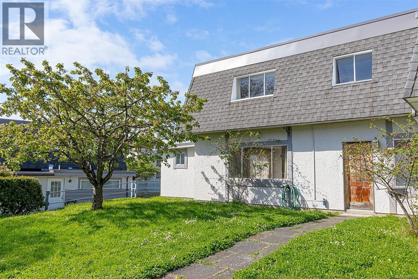 926 Market St, Victoria, British Columbia  V8T 2E9 - Photo 2 - 1033725