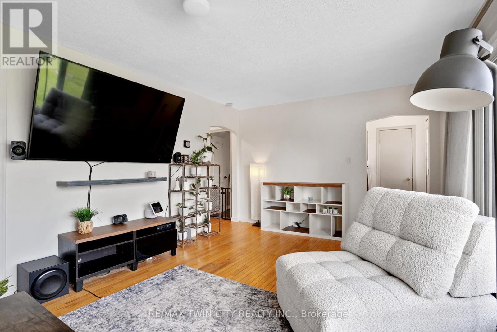 36 Hilltop Drive, Cambridge, Ontario  N1R 1T1 - Photo 4 - X13052654