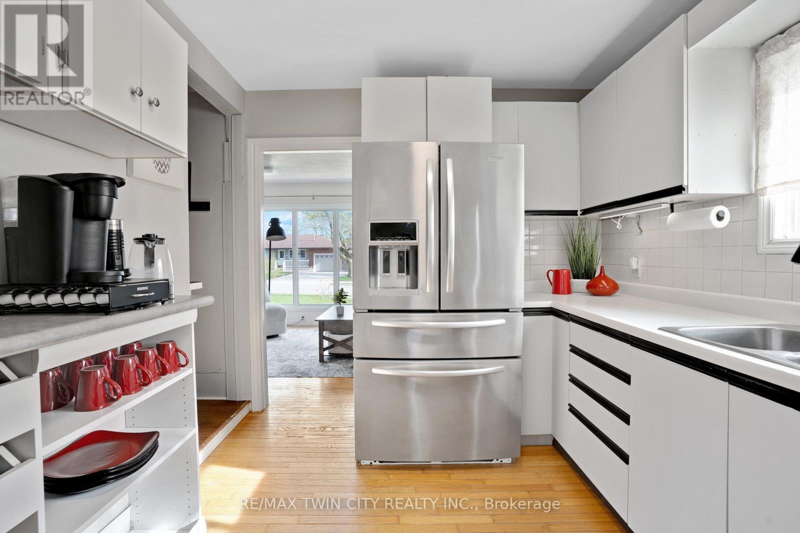 36 Hilltop Drive, Cambridge, Ontario  N1R 1T1 - Photo 5 - X13052654