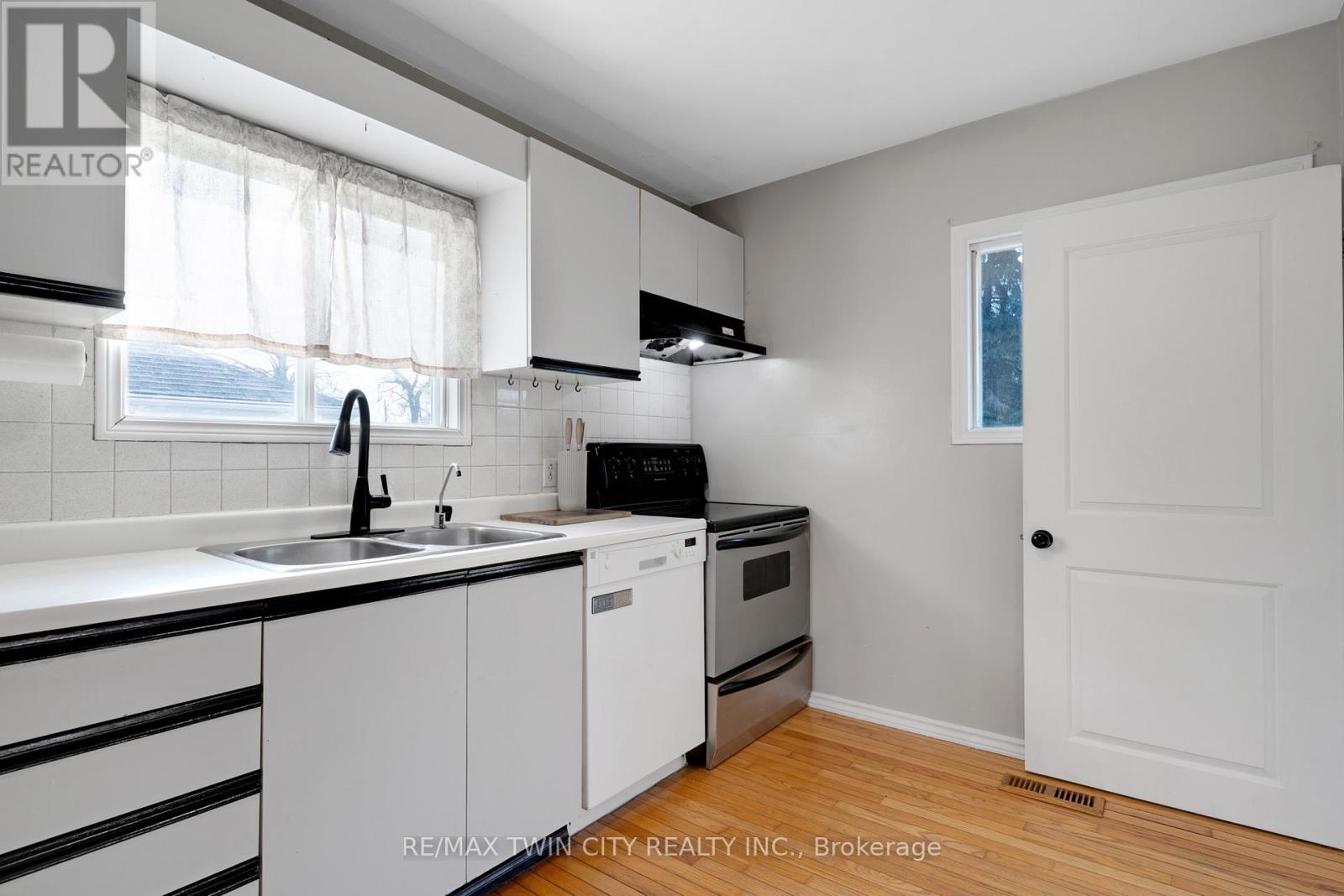 36 Hilltop Drive, Cambridge, Ontario  N1R 1T1 - Photo 8 - X13052654