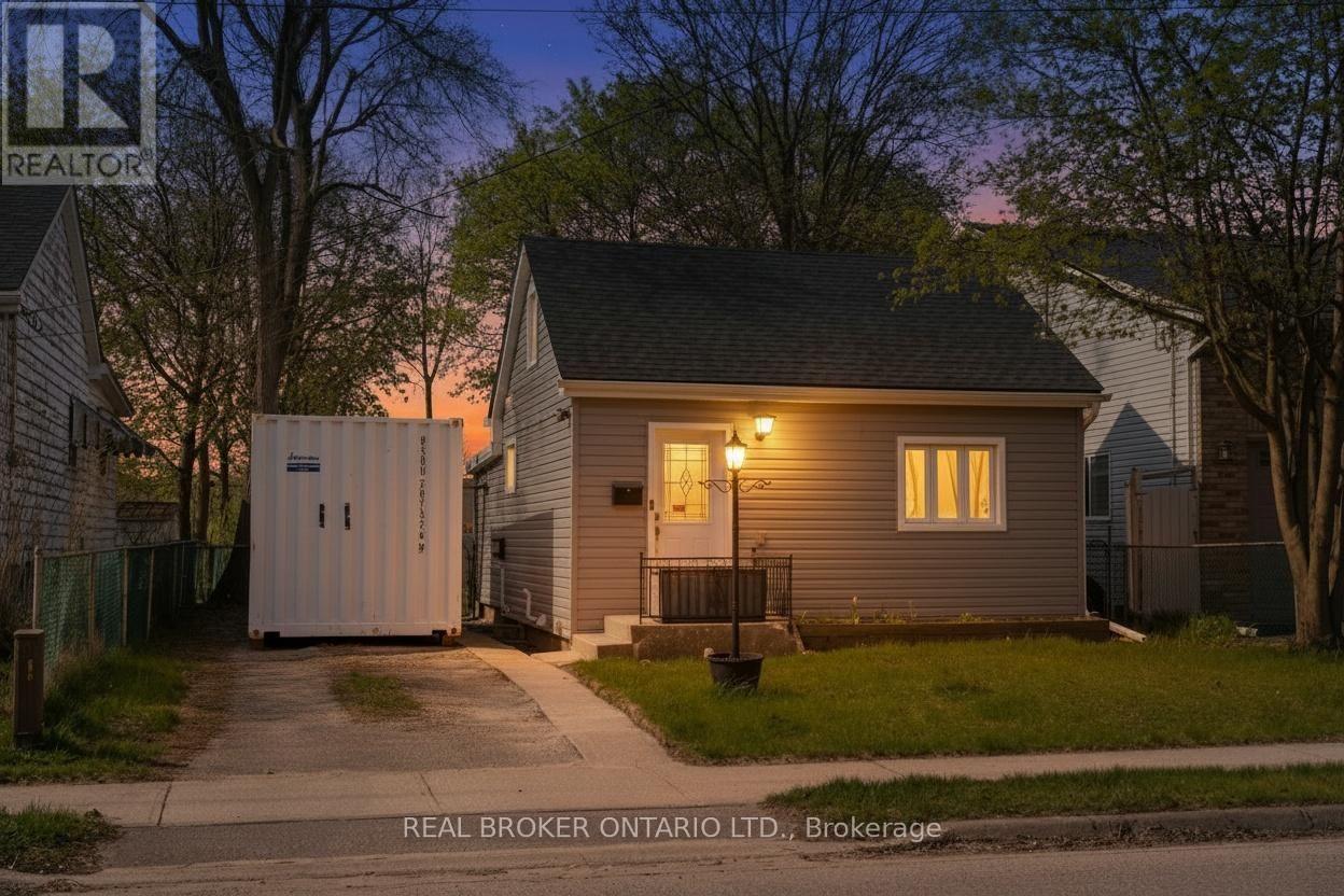 75 DUBLIN STREET, Brantford, Ontario