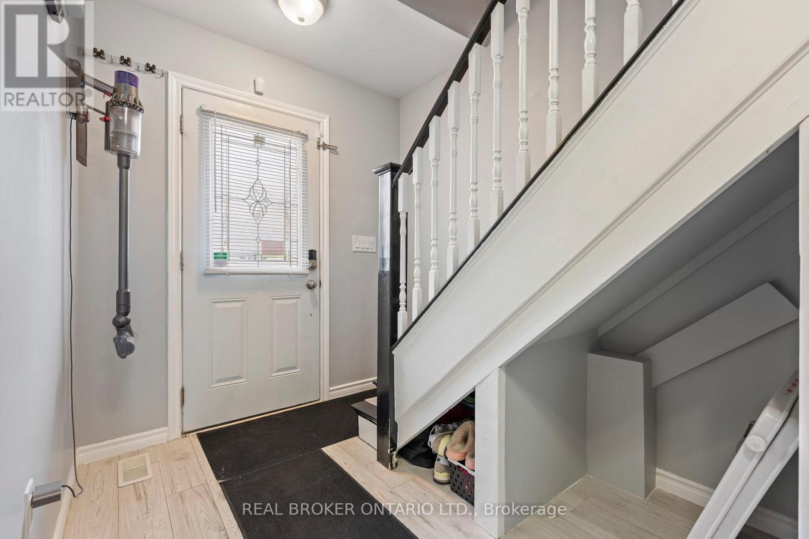 75 Dublin Street, Brantford, Ontario  N3R 2E5 - Photo 3 - X13052694