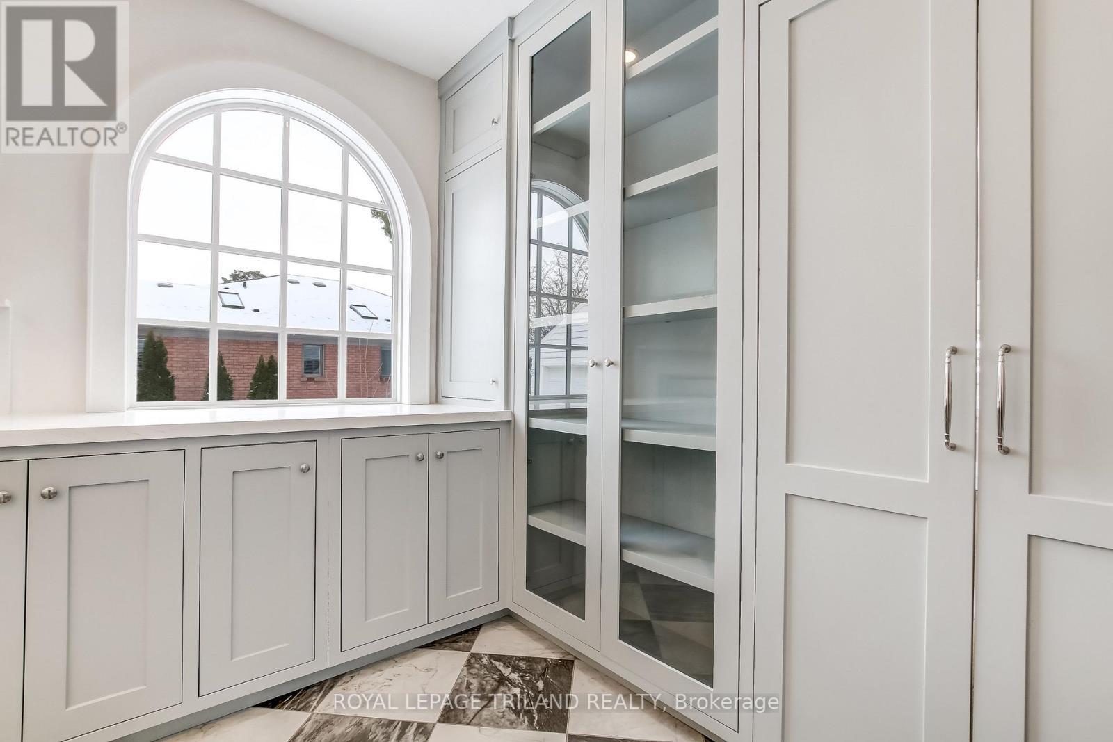 1965 Highland Heights, London South, Ontario  N6C 6C4 - Photo 14 - X12670878