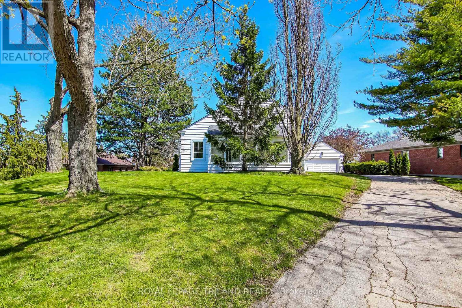 1965 Highland Heights, London South, Ontario  N6C 6C4 - Photo 2 - X12670878