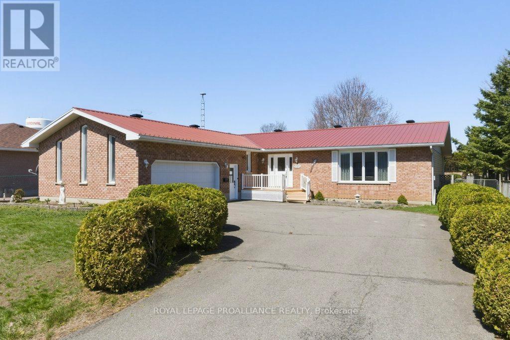 5320 MAPLE STREET, Edwardsburgh/Cardinal, Ontario