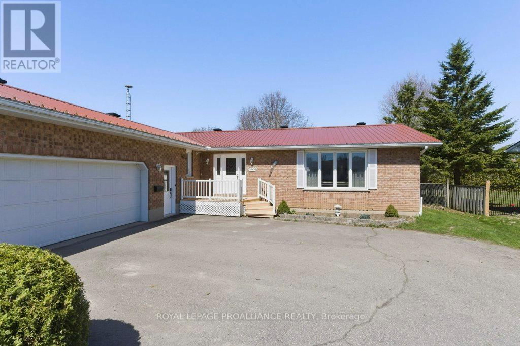 5320 Maple Street, Edwardsburgh/cardinal, Ontario  K0E 1E0 - Photo 2 - X13053064