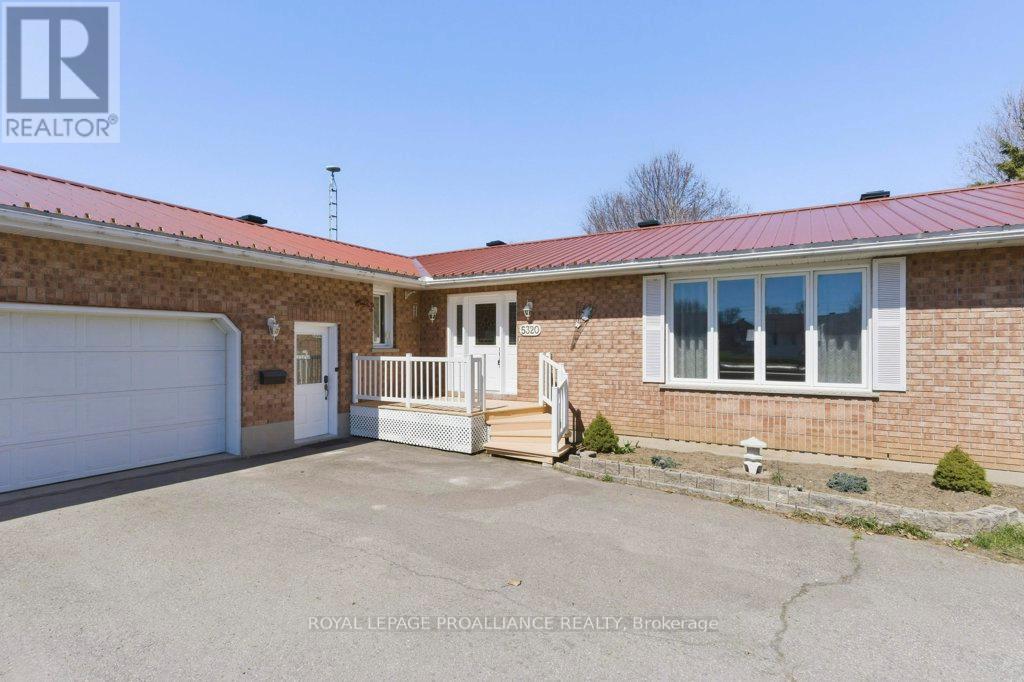 5320 Maple Street, Edwardsburgh/cardinal, Ontario  K0E 1E0 - Photo 4 - X13053064