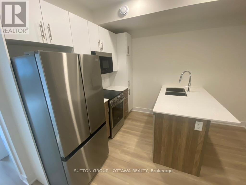 C - 152b Columbus Avenue, Ottawa, Ontario  K1K 1R1 - Photo 3 - X12924050