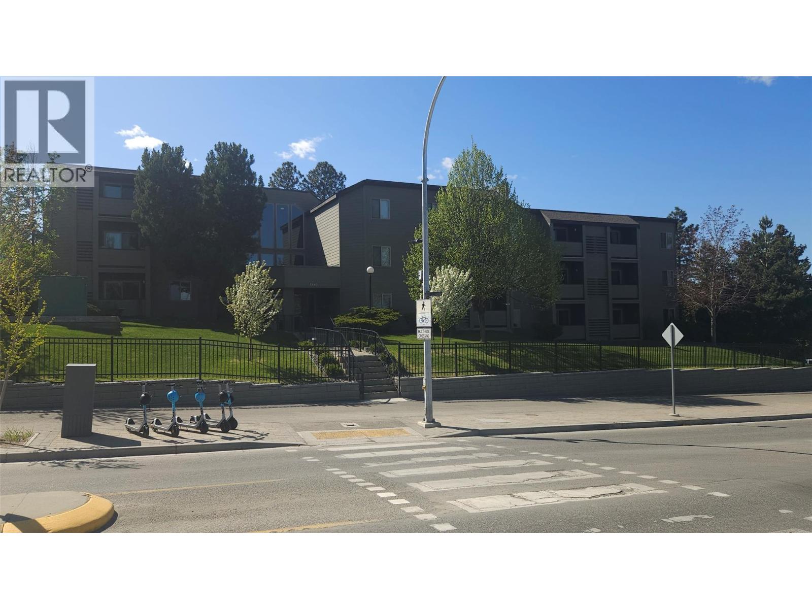 1560 Summit Drive Unit# 224, Kamloops, British Columbia