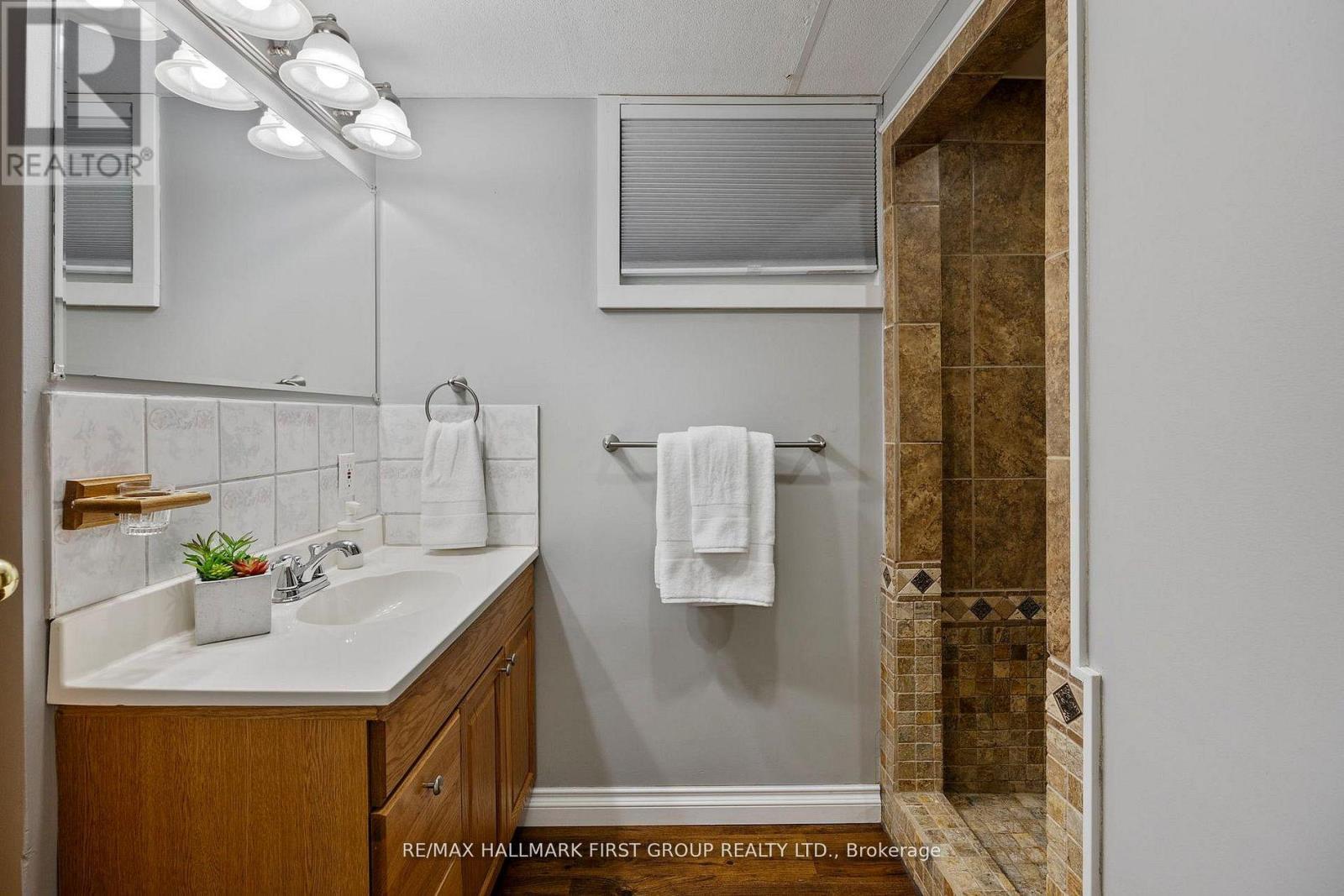 924 Mccullough Drive, Whitby, Ontario  L1N 1C6 - Photo 32 - E13052984