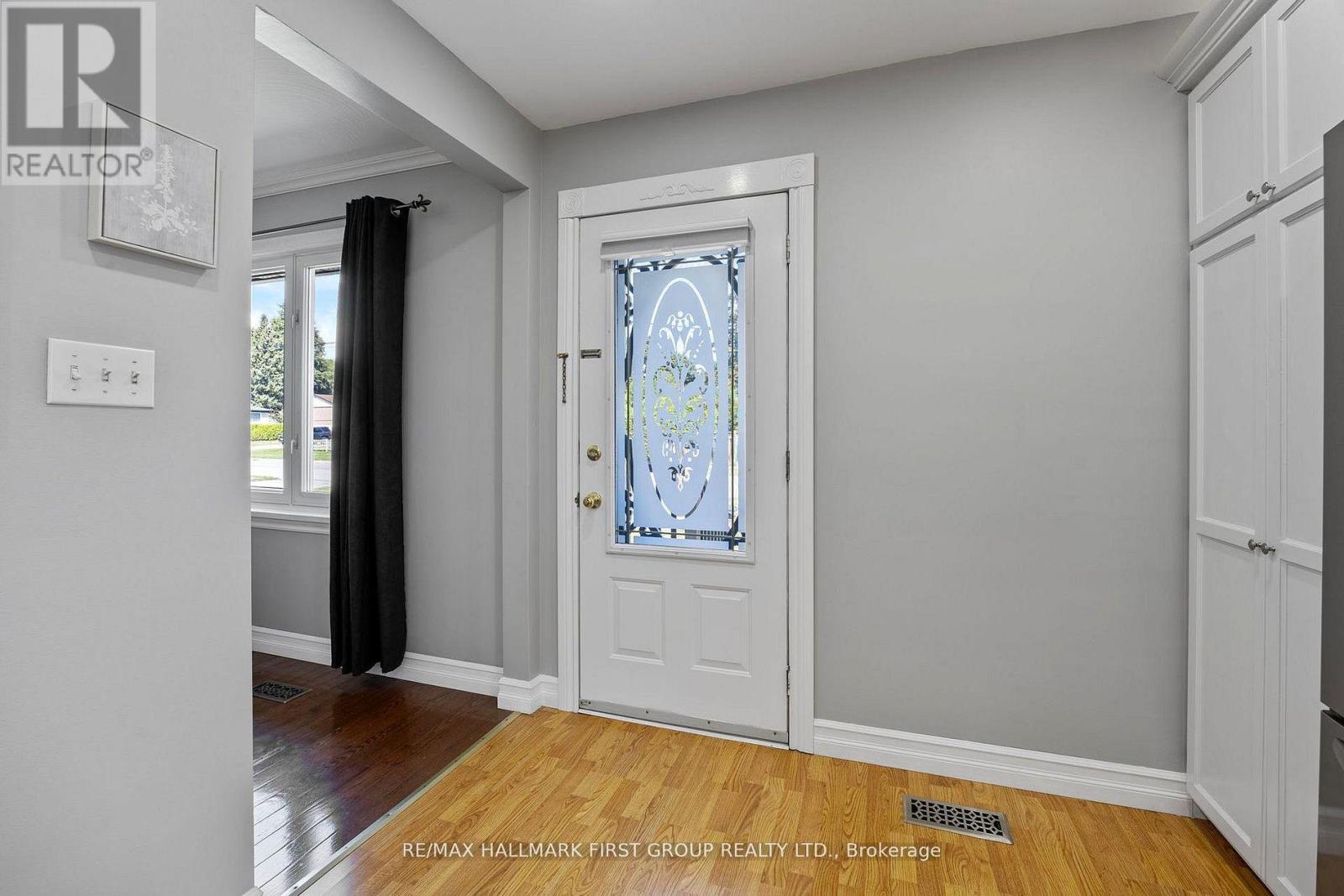 924 Mccullough Drive, Whitby, Ontario  L1N 1C6 - Photo 8 - E13052984