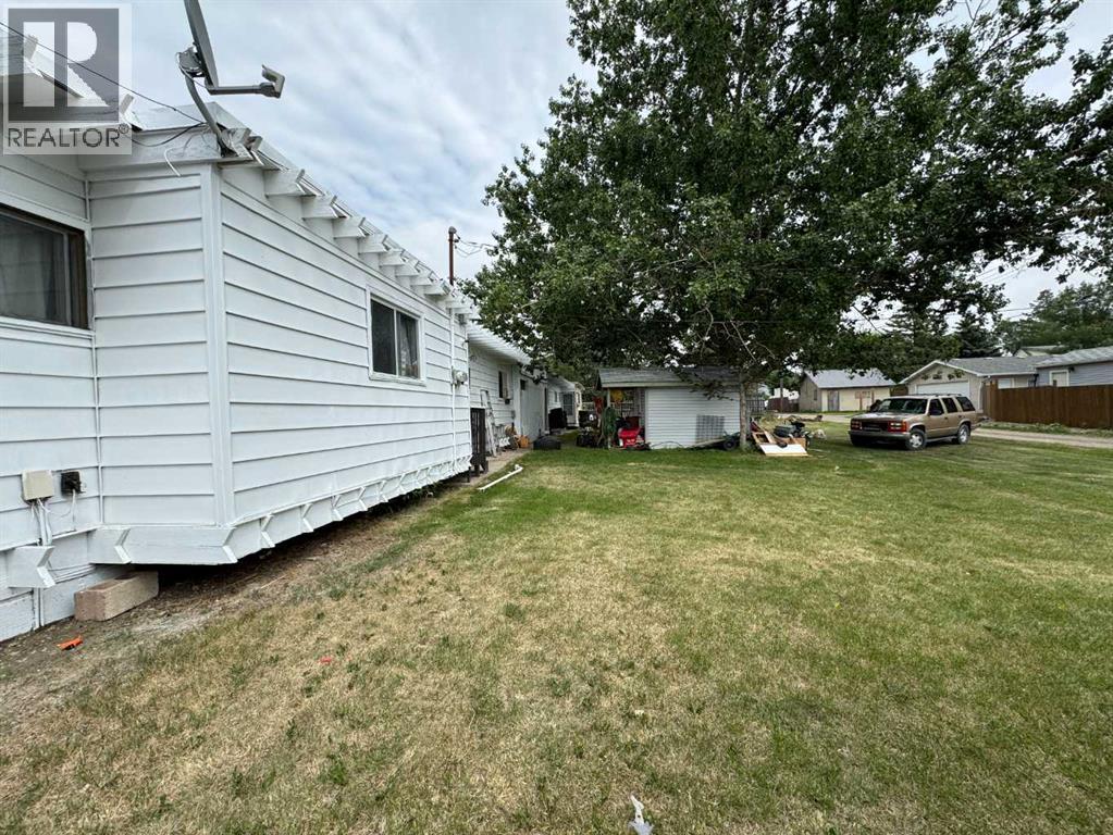 227 53 Avenue E, Claresholm, Alberta  T0L 0Z0 - Photo 12 - A2276332
