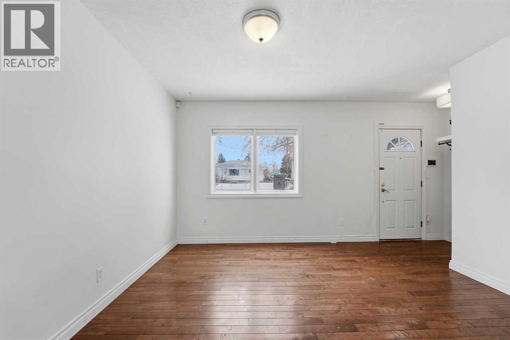 5713 57 Avenue, Red Deer, Alberta  T4N 4S2 - Photo 3 - A2299702