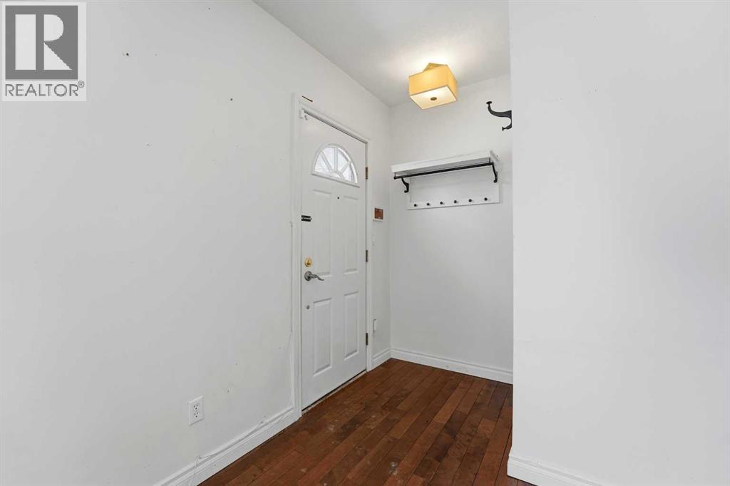 5713 57 Avenue, Red Deer, Alberta  T4N 4S2 - Photo 2 - A2299702