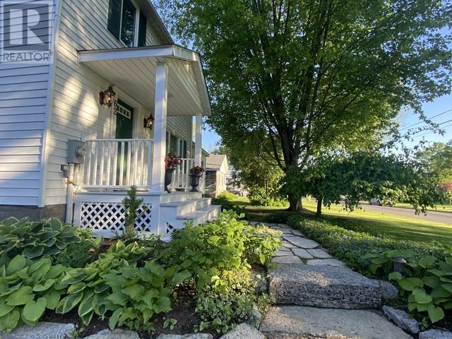 62 Lake St, Sault Ste. Marie, Ontario  P6A 4A5 - Photo 11 - SM260523