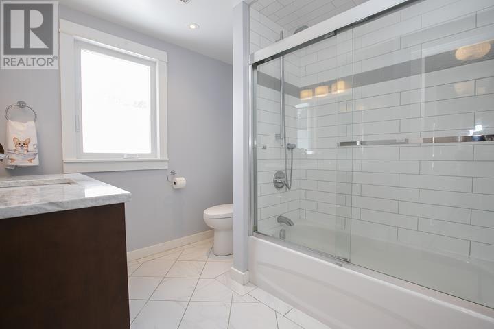 62 Lake St, Sault Ste. Marie, Ontario  P6A 4A5 - Photo 33 - SM260523