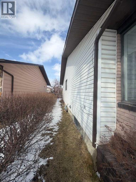 9 Whiteram Hill Ne, Calgary, Alberta  T1Y 5T2 - Photo 6 - A2297968