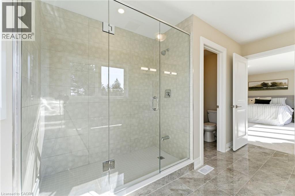 19 Woodvalley Court, Hamilton, Ontario  L9B 2S7 - Photo 16 - 40824127