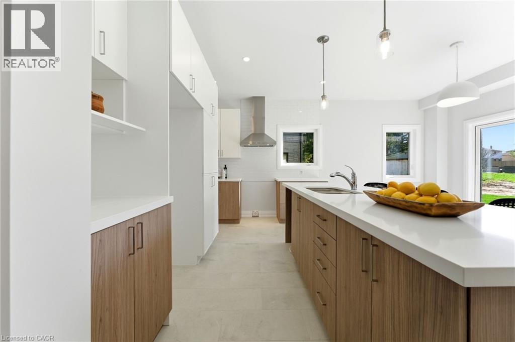 19 Woodvalley Court, Hamilton, Ontario  L9B 2S7 - Photo 8 - 40824127