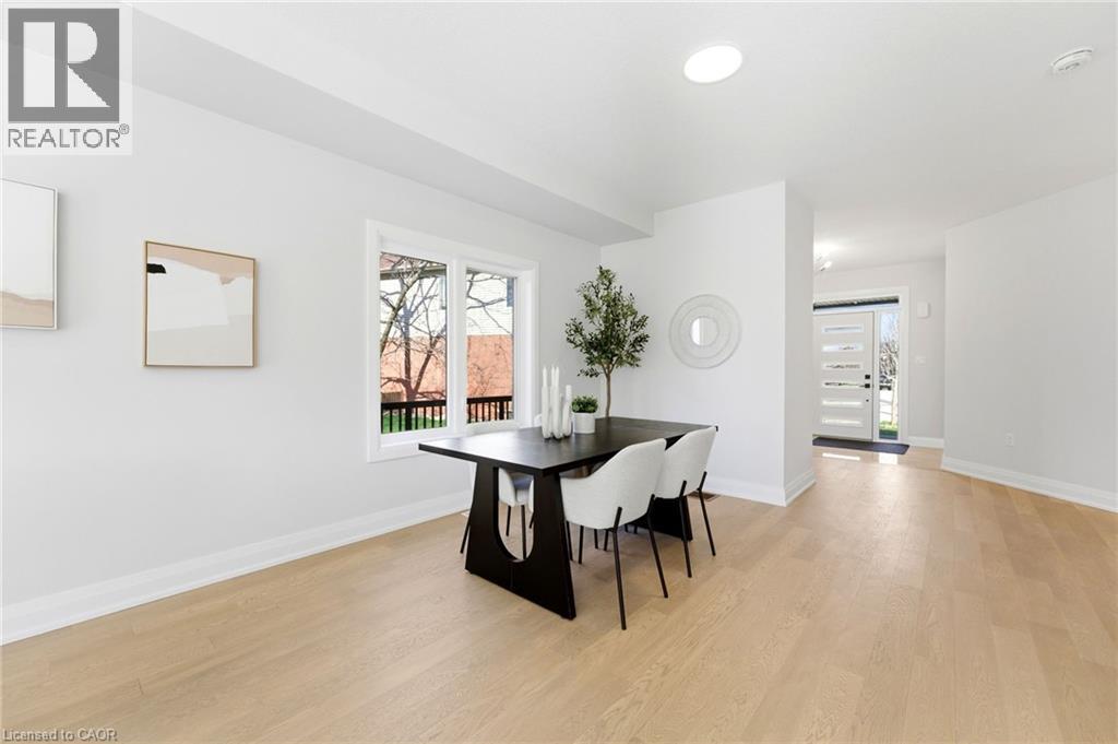 19 Woodvalley Court, Hamilton, Ontario  L9B 2S7 - Photo 3 - 40824127