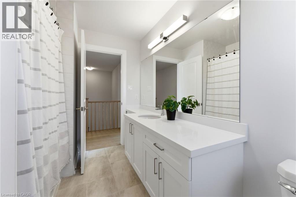 19 Woodvalley Court, Hamilton, Ontario  L9B 2S7 - Photo 18 - 40824127