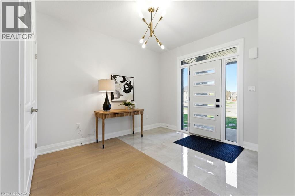 19 Woodvalley Court, Hamilton, Ontario  L9B 2S7 - Photo 10 - 40824127