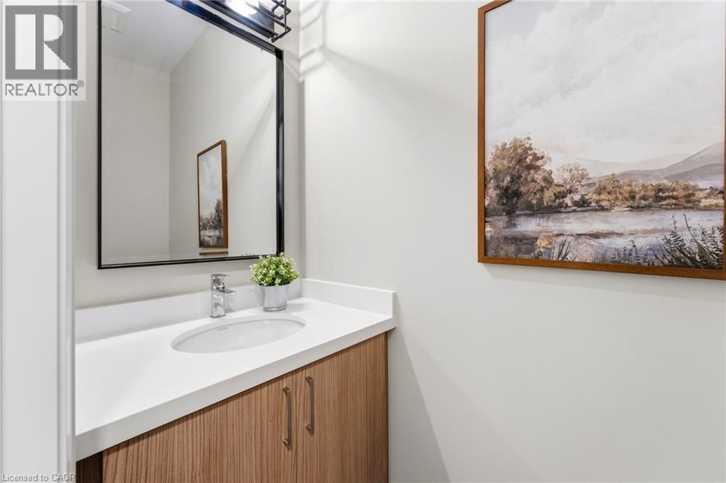 19 Woodvalley Court, Hamilton, Ontario  L9B 2S7 - Photo 12 - 40824127