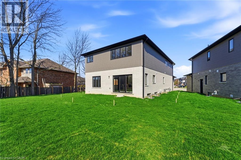 19 Woodvalley Court, Hamilton, Ontario  L9B 2S7 - Photo 27 - 40824127