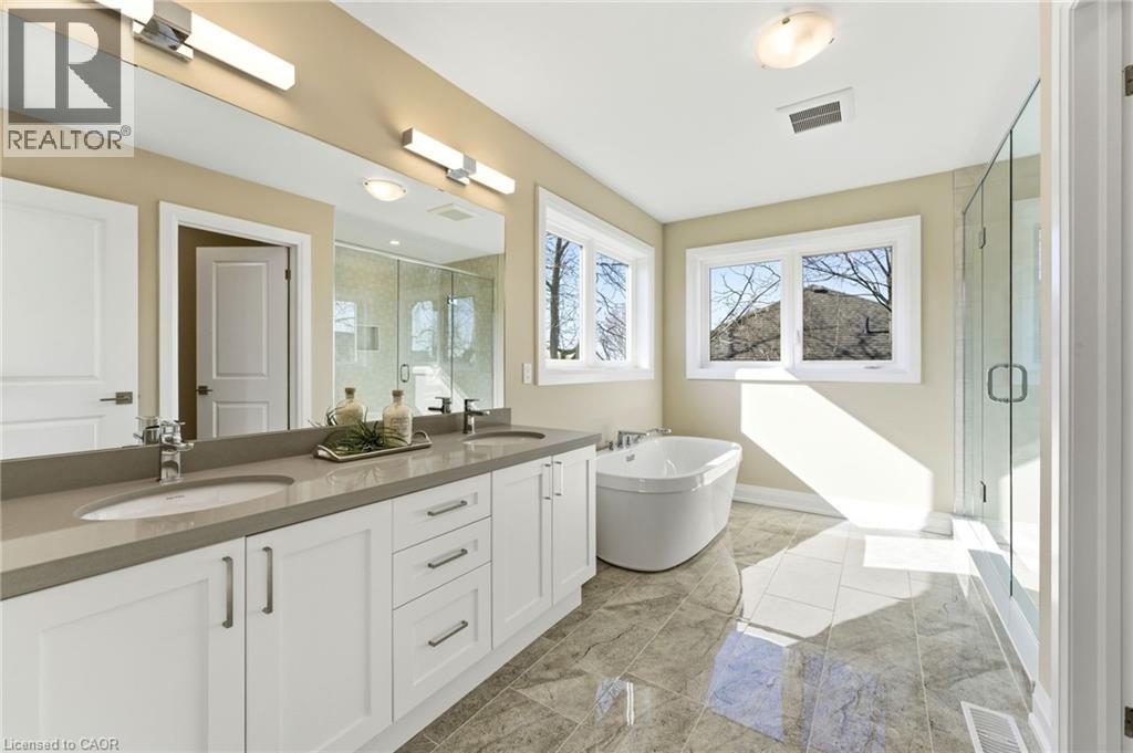 19 Woodvalley Court, Hamilton, Ontario  L9B 2S7 - Photo 15 - 40824127