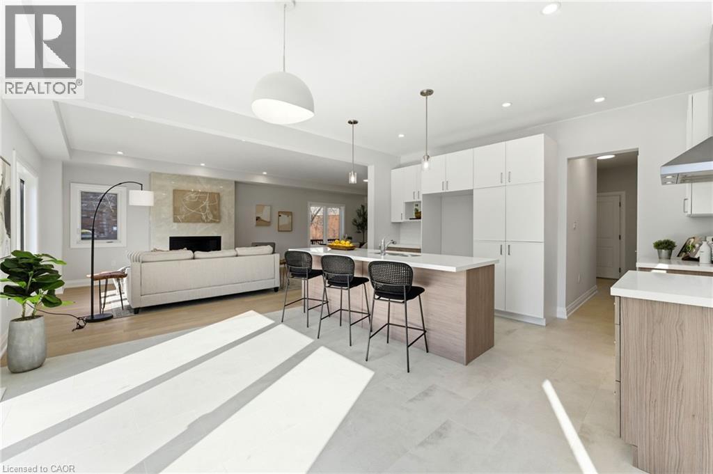 19 Woodvalley Court, Hamilton, Ontario  L9B 2S7 - Photo 4 - 40824127