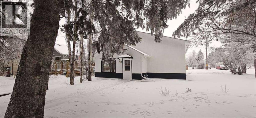 5489 51 Avenue, Lacombe, Alberta  T4L 1K9 - Photo 1 - A2300381