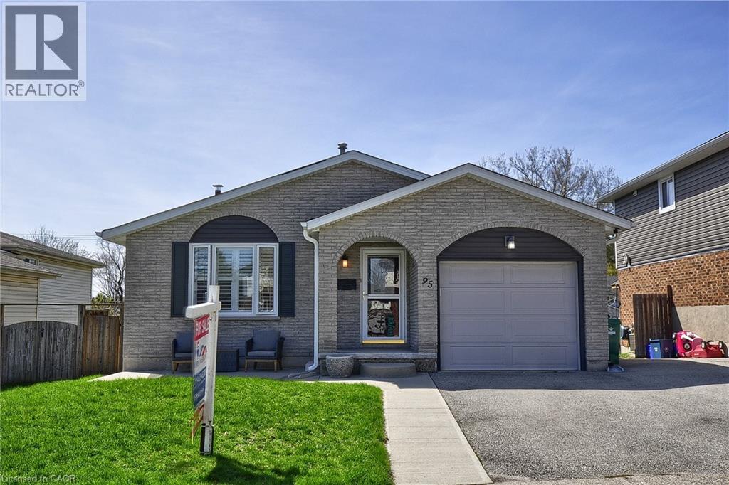 95 BARNICKE Drive, Cambridge, Ontario