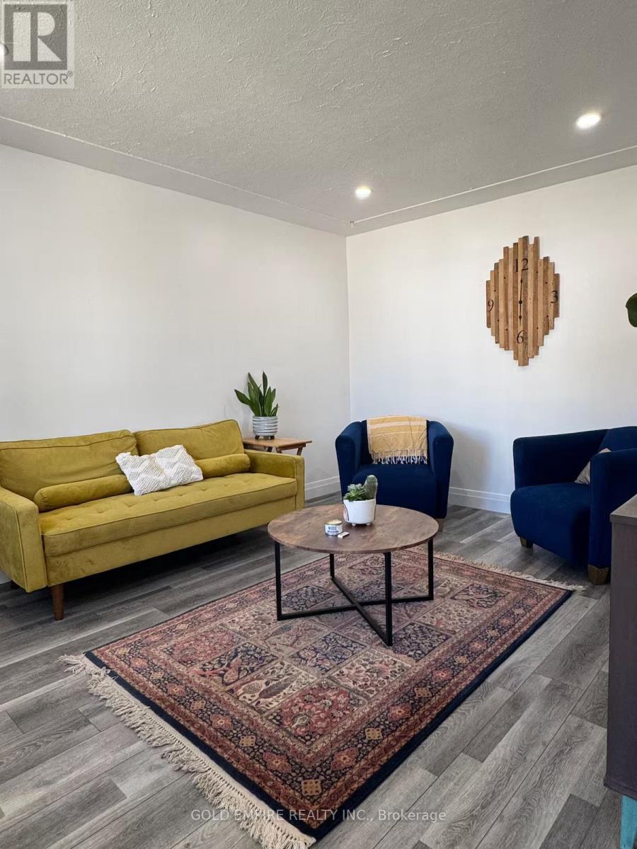 Main - 29 Terrence Street, London East, Ontario  N5Z 1C3 - Photo 2 - X13052768