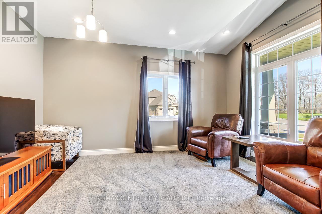 12 Pebble Beach Court, St. Thomas, Ontario  N5R 0C5 - Photo 4 - X13052808