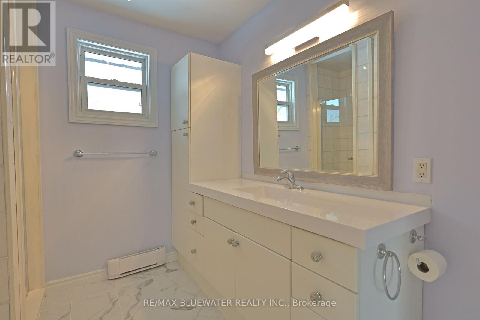 8296 Burwell Road, Lambton Shores, Ontario  N0M 1T0 - Photo 28 - X13053026