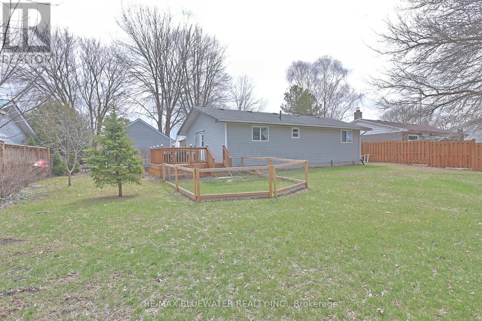 8296 Burwell Road, Lambton Shores, Ontario  N0M 1T0 - Photo 35 - X13053026