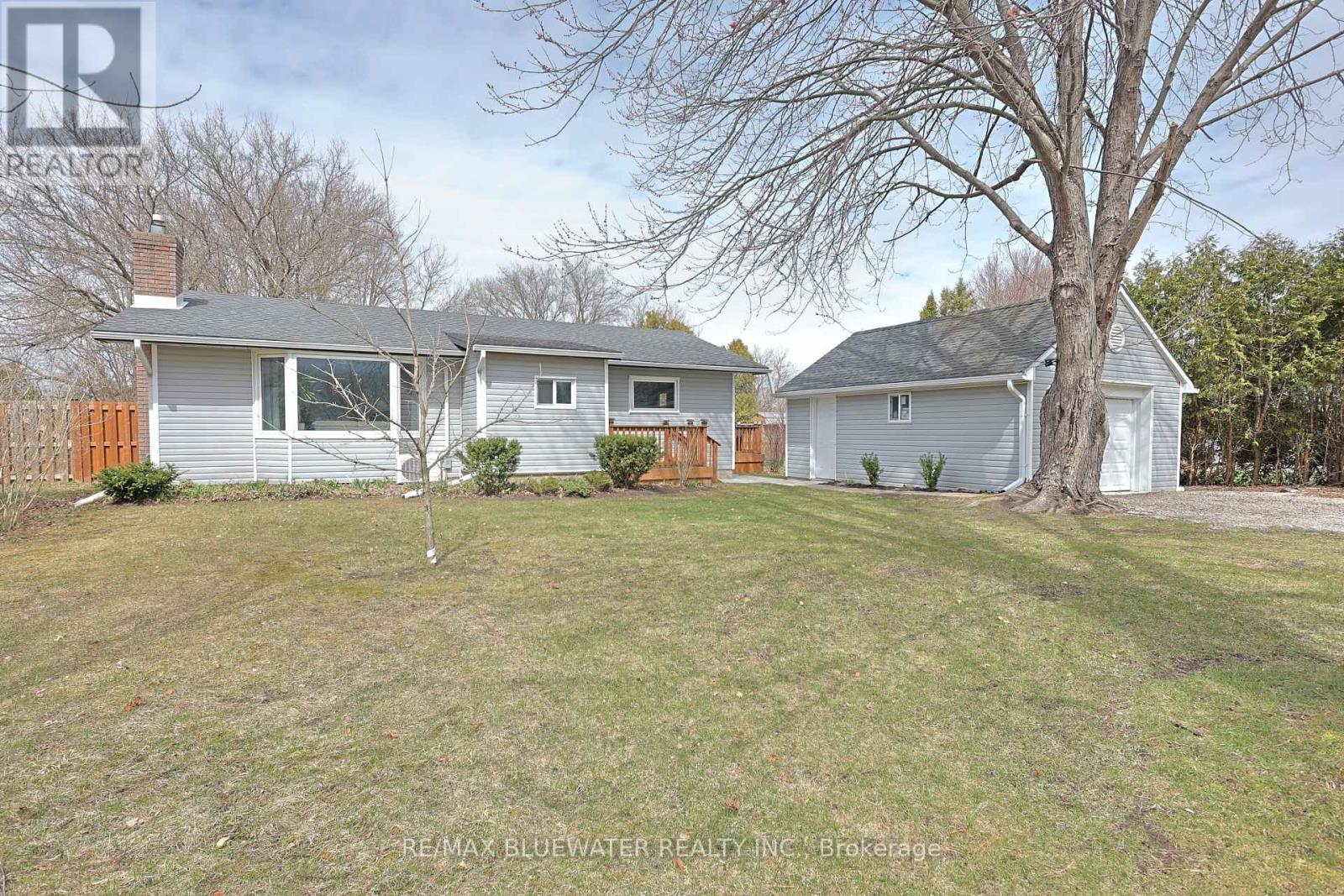 8296 Burwell Road, Lambton Shores, Ontario  N0M 1T0 - Photo 6 - X13053026