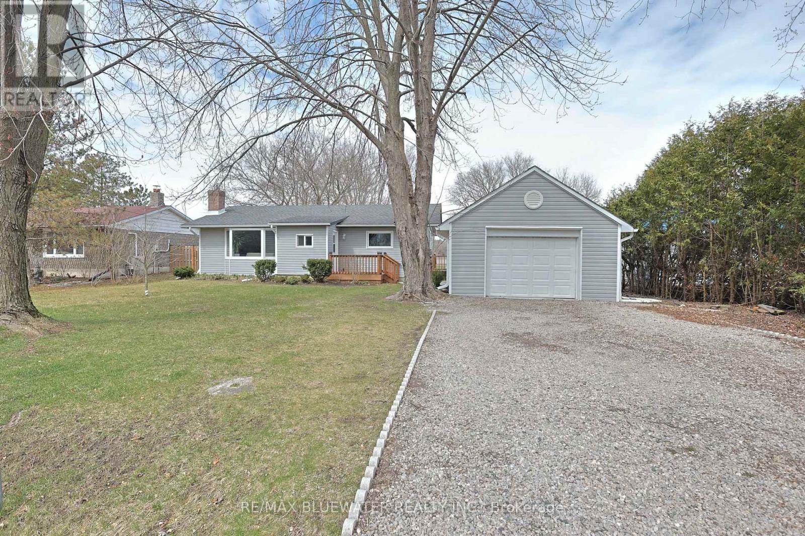 8296 Burwell Road, Lambton Shores, Ontario  N0M 1T0 - Photo 7 - X13053026