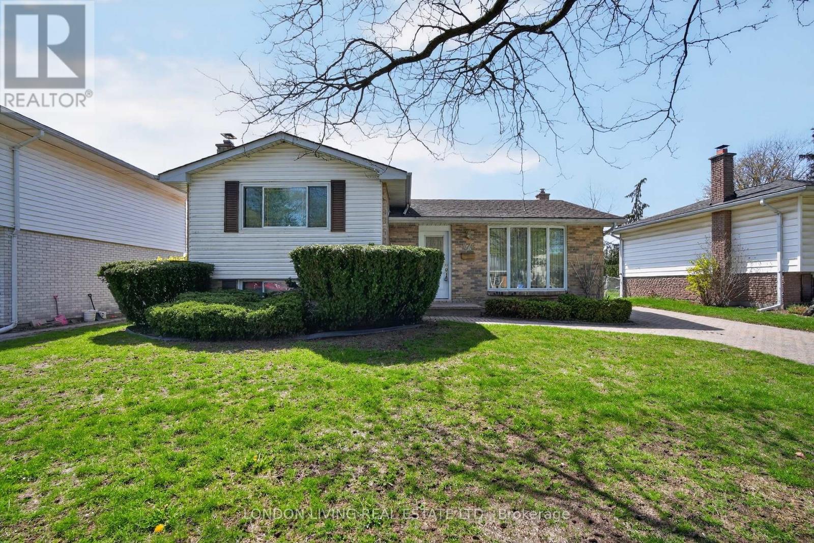 172 Meridene Crescent W, London North, Ontario  N5X 1G2 - Photo 2 - X13053036