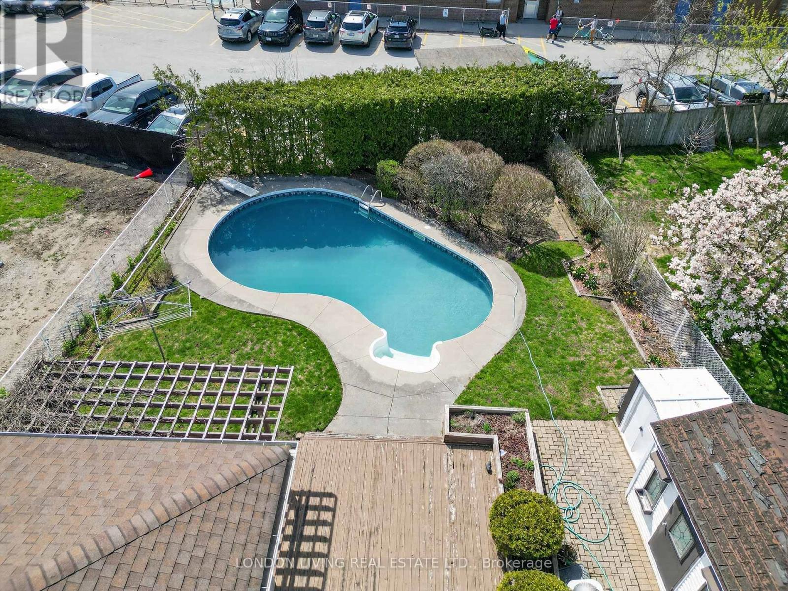 172 Meridene Crescent W, London North, Ontario  N5X 1G2 - Photo 29 - X13053036