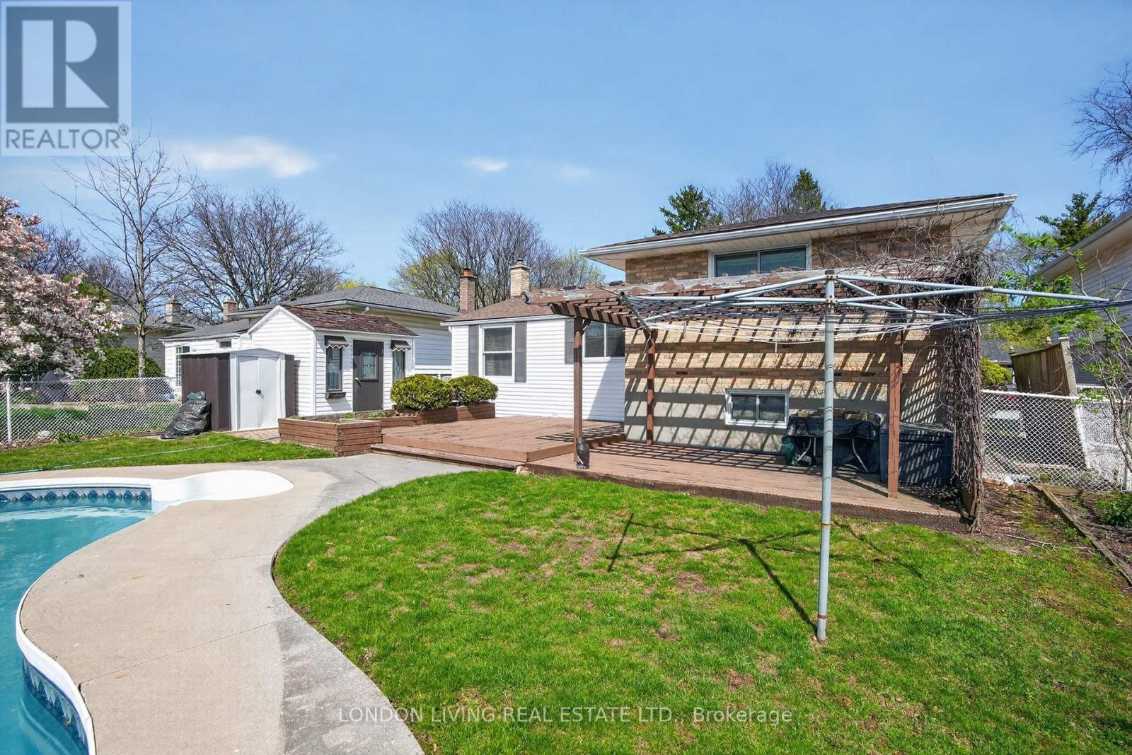 172 Meridene Crescent W, London North, Ontario  N5X 1G2 - Photo 32 - X13053036