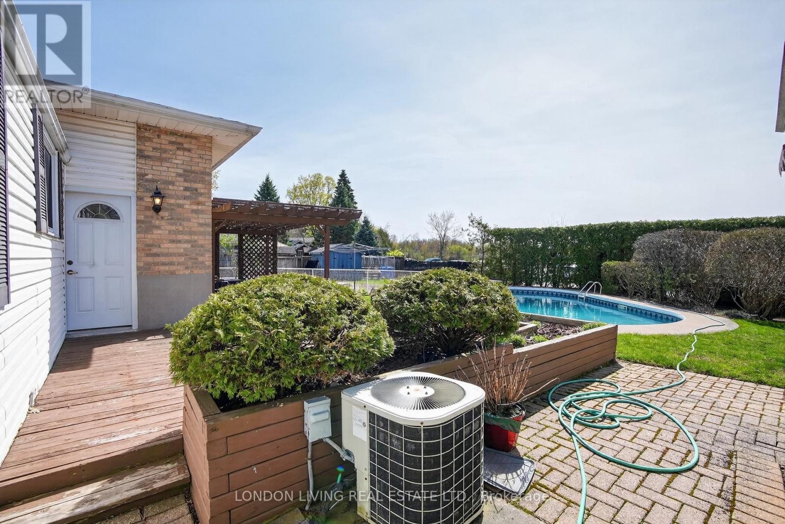 172 Meridene Crescent W, London North, Ontario  N5X 1G2 - Photo 34 - X13053036