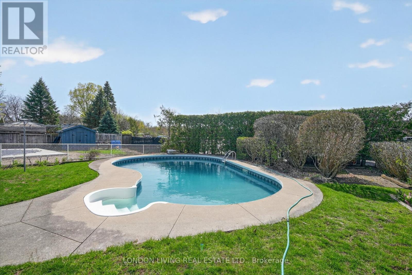 172 Meridene Crescent W, London North, Ontario  N5X 1G2 - Photo 35 - X13053036