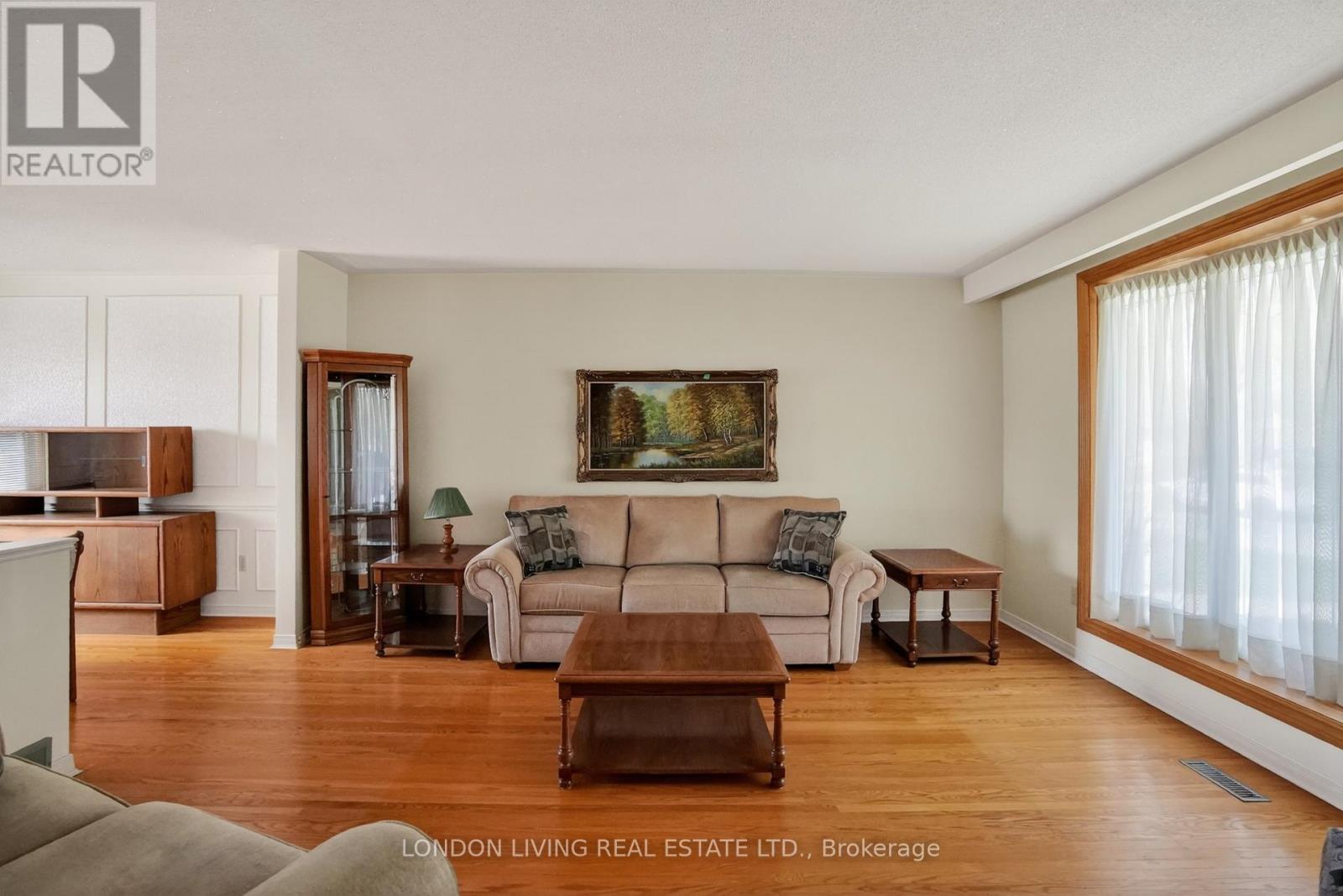 172 Meridene Crescent W, London North, Ontario  N5X 1G2 - Photo 5 - X13053036