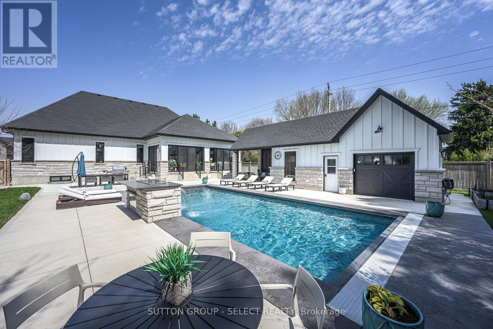 127 Optimist Drive, Southwold, Ontario  N5P 0G2 - Photo 4 - X13053068