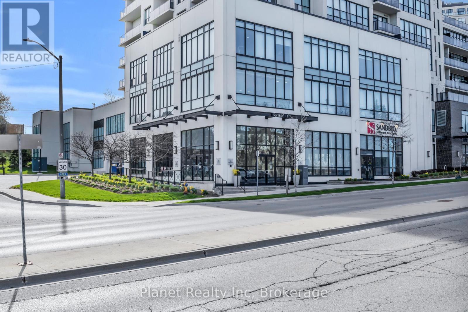 409 - 150 Wellington Street E, Guelph, Ontario  N1H 0B5 - Photo 2 - X13052954