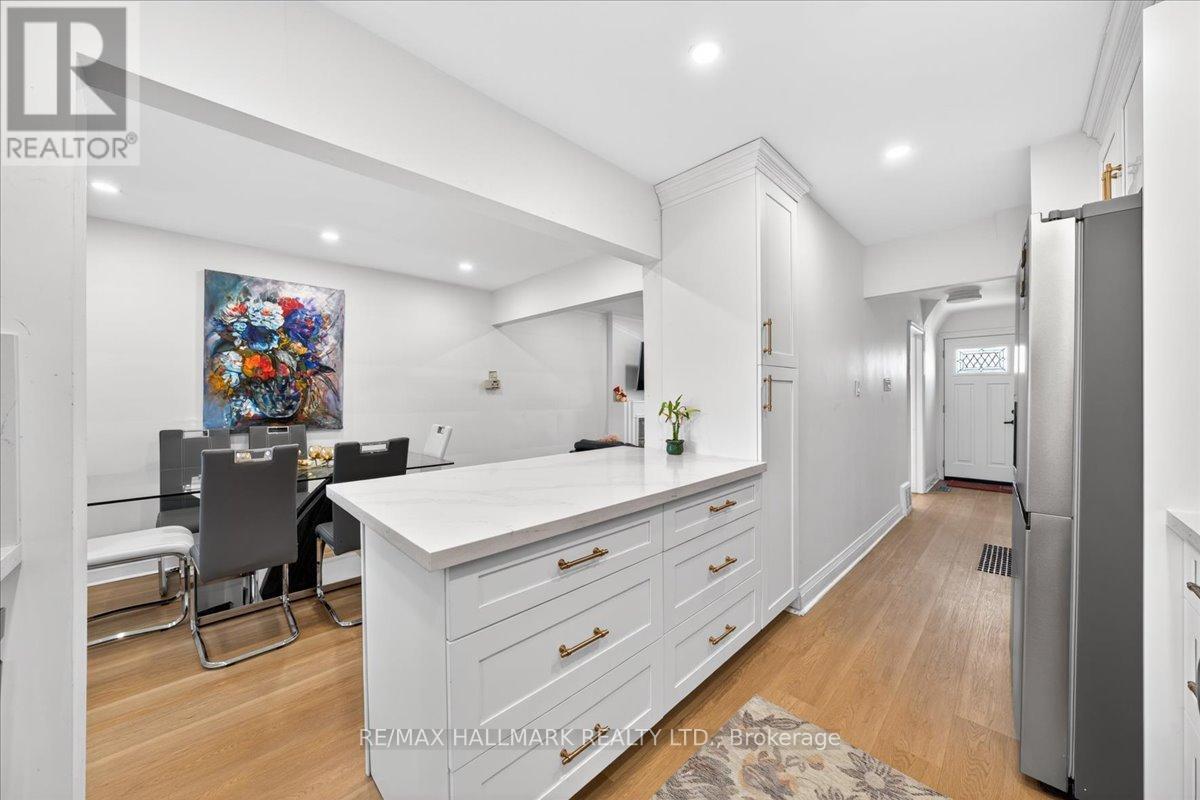 910 Eglinton Avenue E, Toronto, Ontario  M4G 2L3 - Photo 2 - C13049780